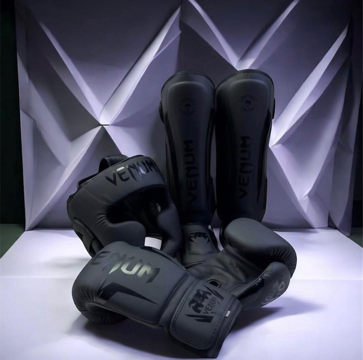 Venum Combat Training Set – All Black