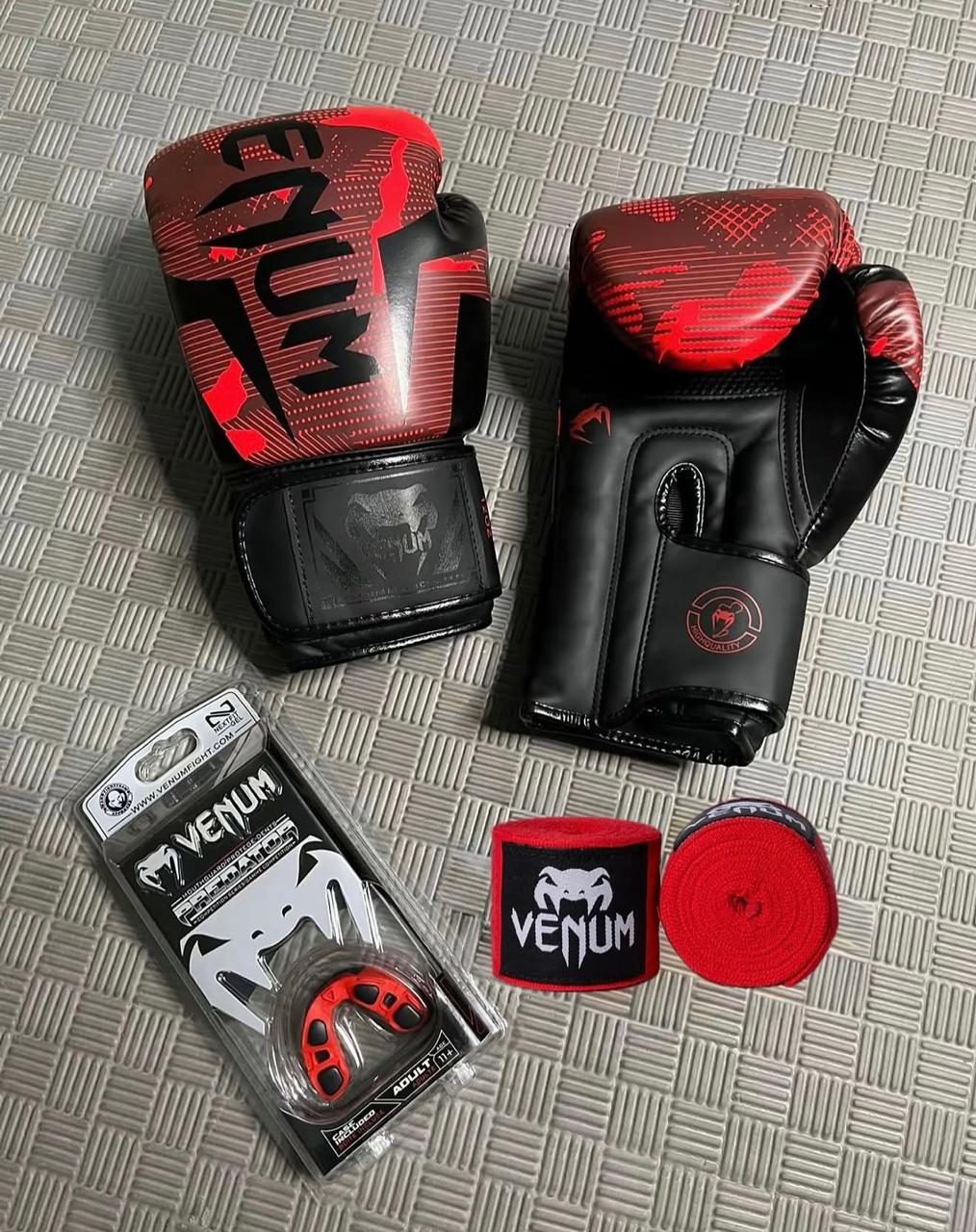 Venum Training Fight Set – Red/Black